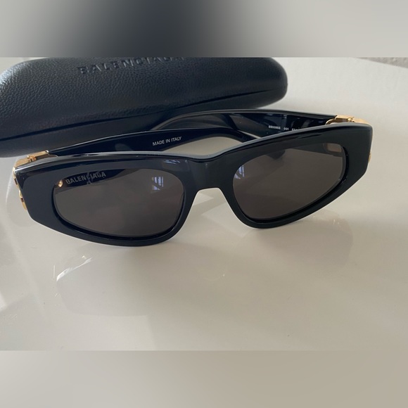 Balenciaga eyewear BB0095s black sunglasses - Picture 6 of 8